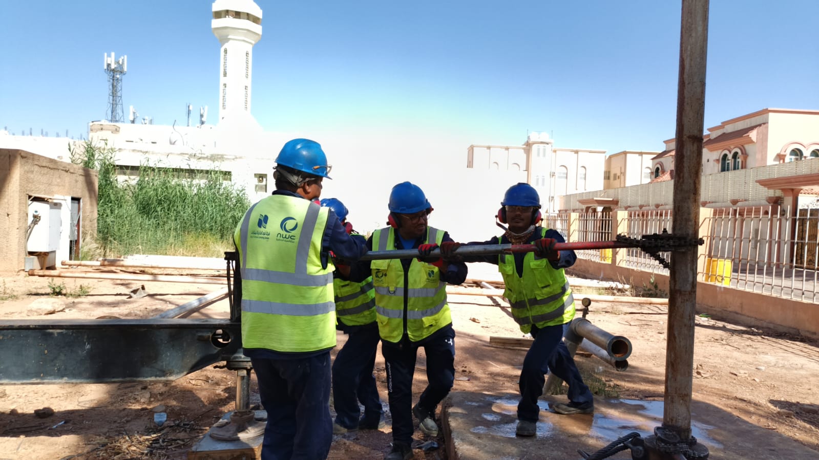 مشروع تشغيل وصيانة شبكات المياه وملحقاتها بمدينتي عرعر وطريف